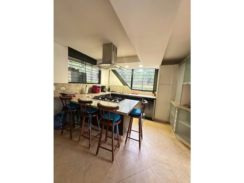 Vendo casa c/jardin en calle cerrada 337m2 Villanueva del Hatiilo 9005 - 5