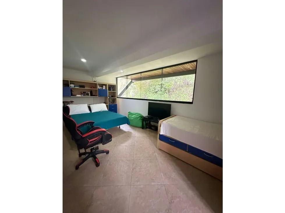 Vendo casa c/jardin en calle cerrada 337m2 Villanueva del Hatiilo 9005 - 7