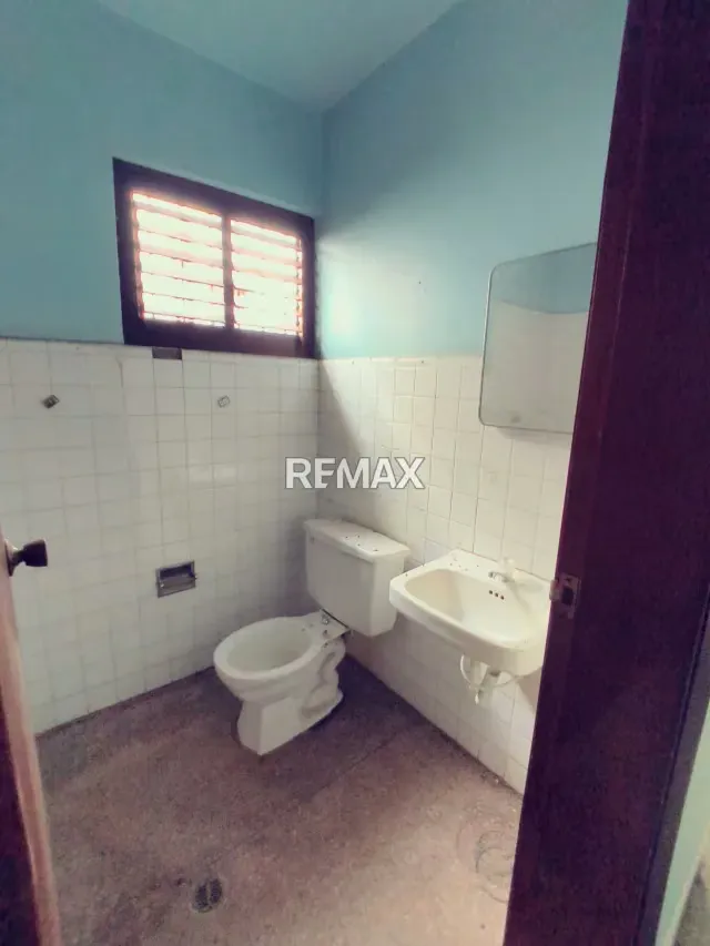 Venta Casa quinta Comercial a Remodelar av principal pie de calle - 14