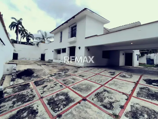 Venta Casa quinta Comercial a Remodelar av principal pie de calle - 2