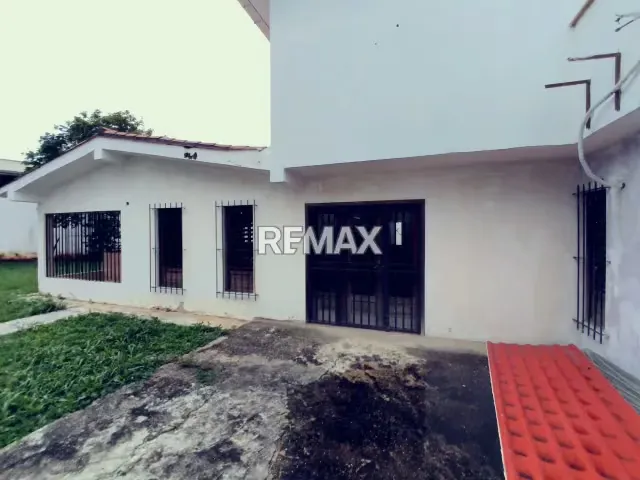 Venta Casa quinta Comercial a Remodelar av principal pie de calle - 6