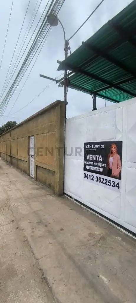 Se vende casa para restaurar con Galpon de 874 m2, Sector 24 de Julio