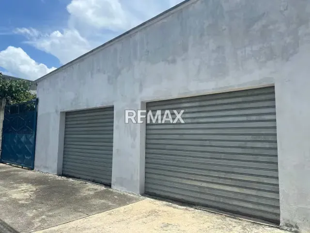 Local Comercial con Amplio Terreno en el Centro de Acarigua