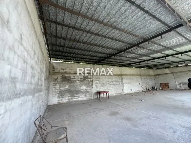 Local Comercial con Amplio Terreno en el Centro de Acarigua - 11