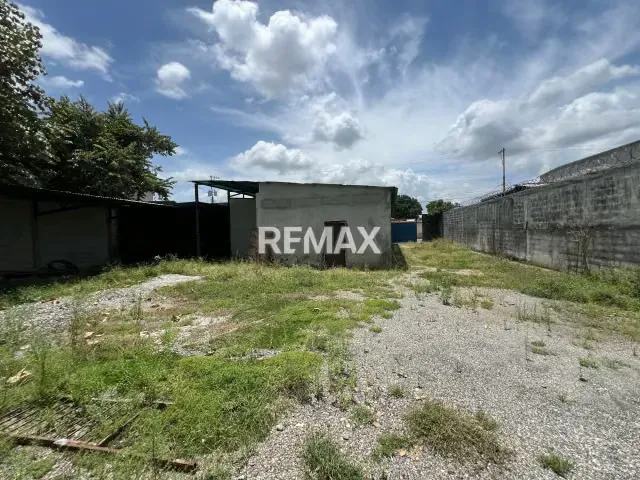 Local Comercial con Amplio Terreno en el Centro de Acarigua - 6