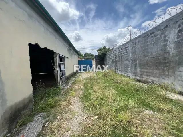 Local Comercial con Amplio Terreno en el Centro de Acarigua - 7