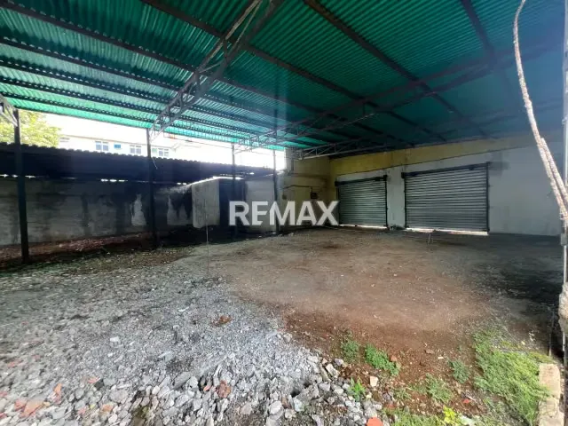 Local Comercial con Amplio Terreno en el Centro de Acarigua - 10