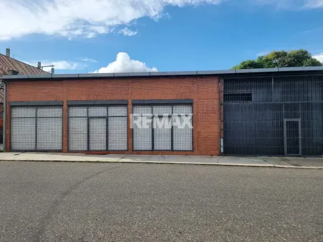 EN VENTA GALPON CON OFICINAS COMERCIALES - 12