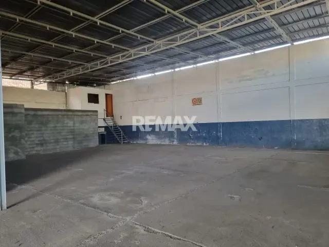 EN VENTA GALPON CON OFICINAS COMERCIALES - 5