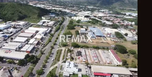 Terreno en alquiler en la avenida Julio Centeno - 8