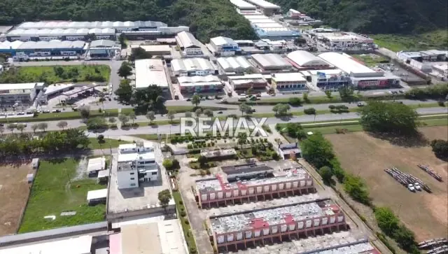 Terreno en alquiler en la avenida Julio Centeno - 9