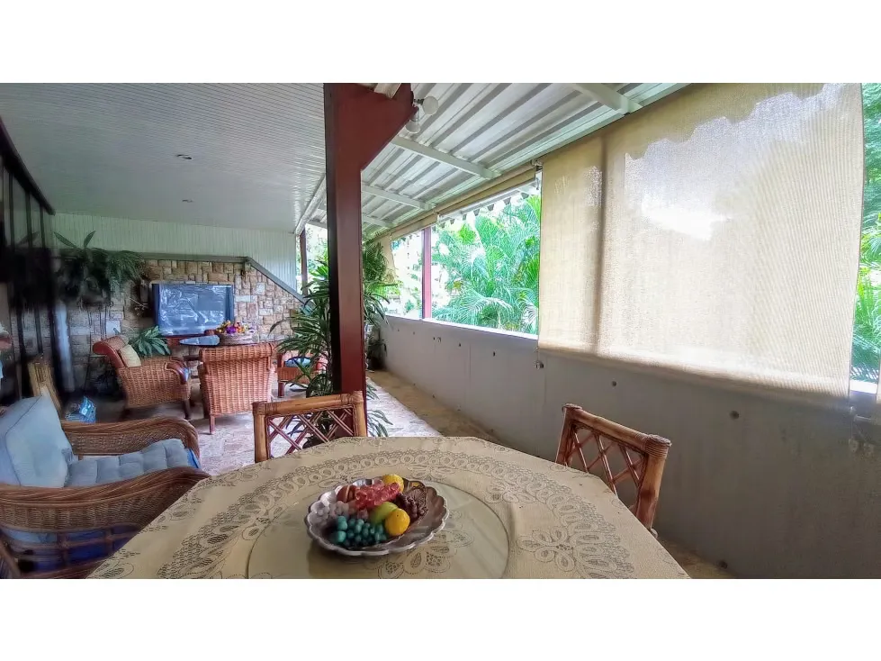Apartamento en Venta con Terraza El Peñón 5H/4B/2PE/3M 221m2 - 2