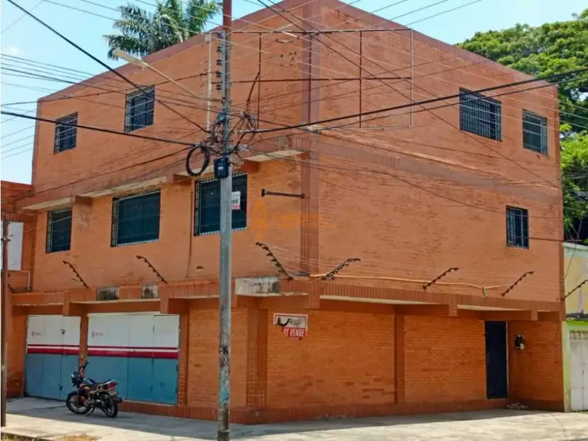 Edificio Comercial de 03 Niveles Sector Candelaria Financiamiento