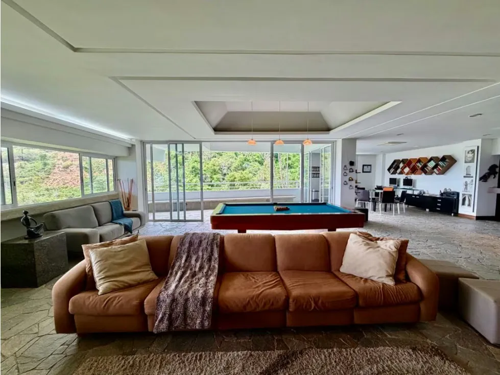 Se vende casa 740m2 + 147m2 jardín 5h+s/4p Alto Hatillo - 30
