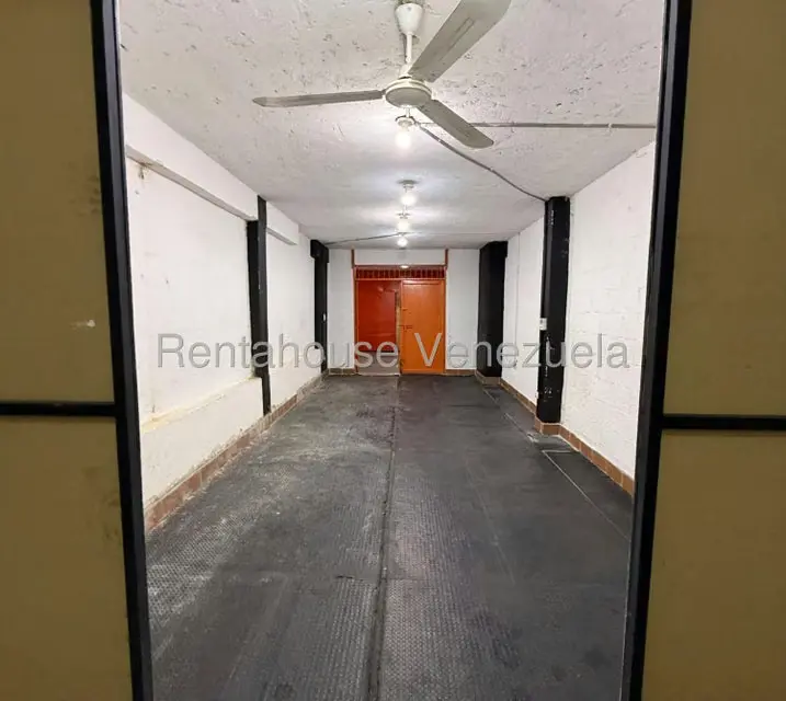 Local Comercial en Alquiler en Parroquia La Candelaria, Distrito Metropolitano - 12