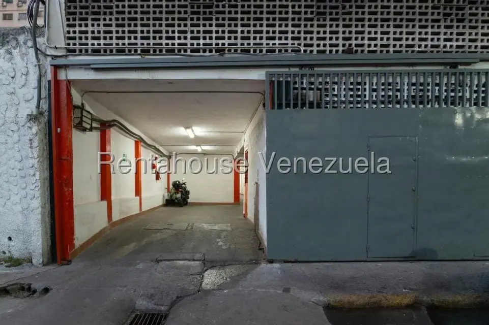 Local Comercial en Alquiler en Parroquia La Candelaria, Distrito Metropolitano - 16