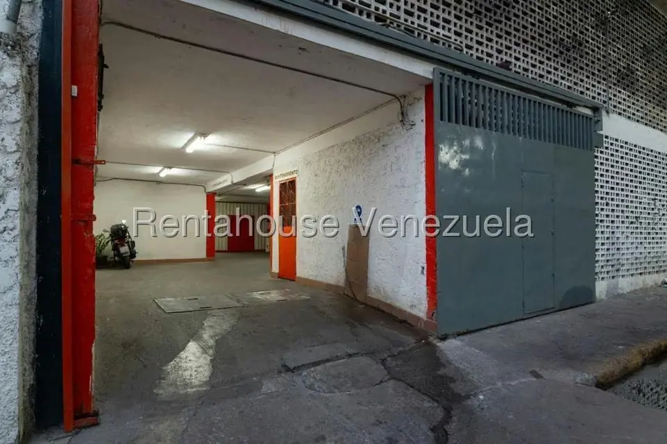 Local Comercial en Alquiler en Parroquia La Candelaria, Distrito Metropolitano - 17