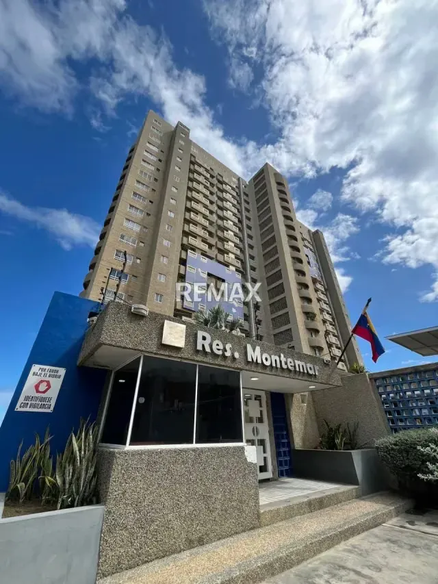 Se alquila apartamento en playa grande