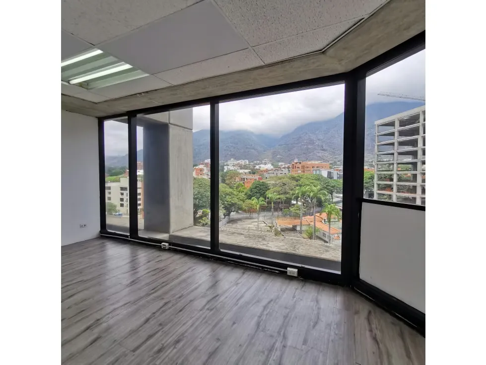 Alquilo Oficina LA CASTELLANA $1.910/220m2 para acondicionar - 2