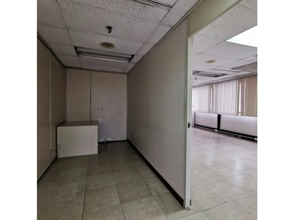 Alquilo Oficina LA CASTELLANA $1.910/220m2 para acondicionar - 13