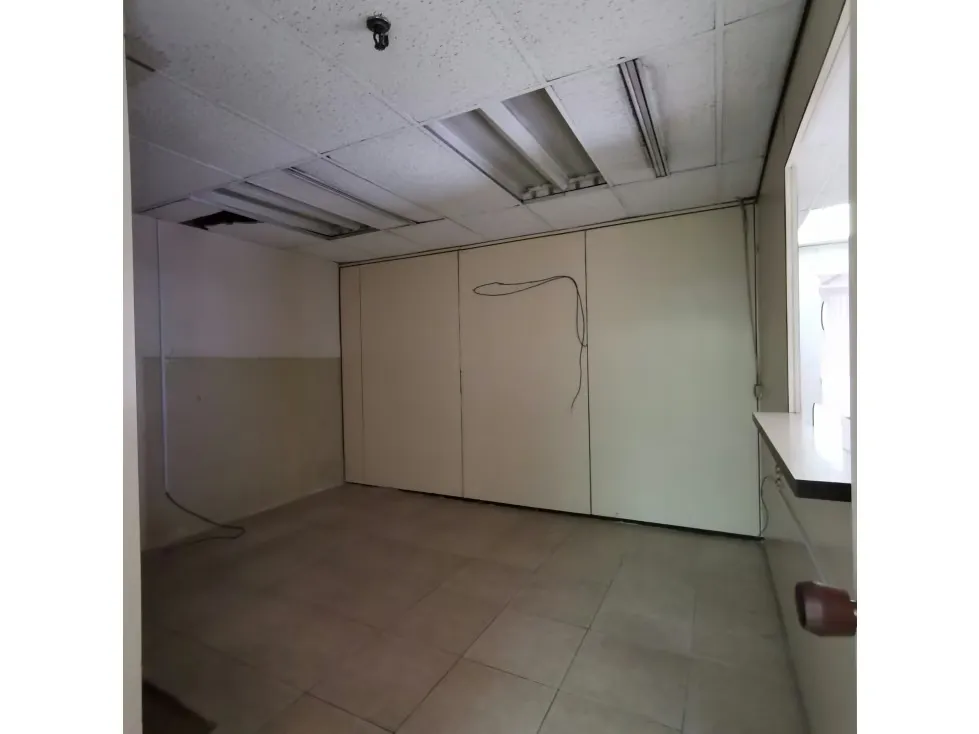 Alquilo Oficina LA CASTELLANA $1.910/220m2 para acondicionar - 14