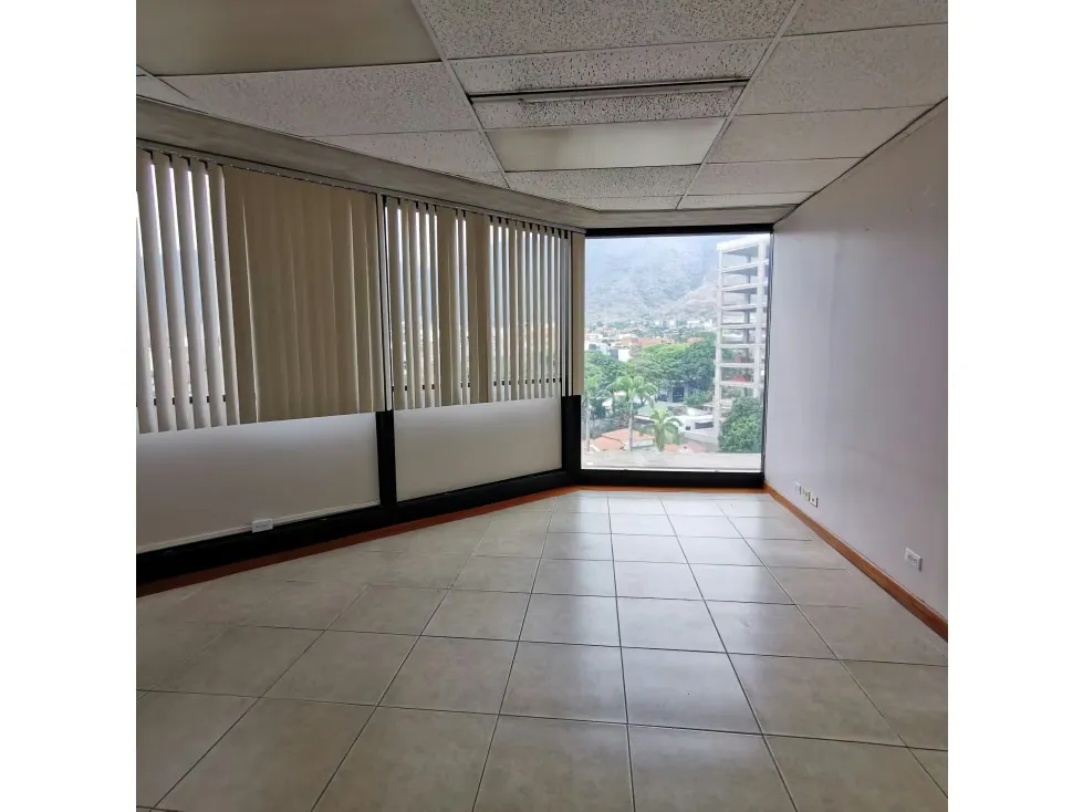 Alquilo Oficina LA CASTELLANA $1.910/220m2 para acondicionar - 4
