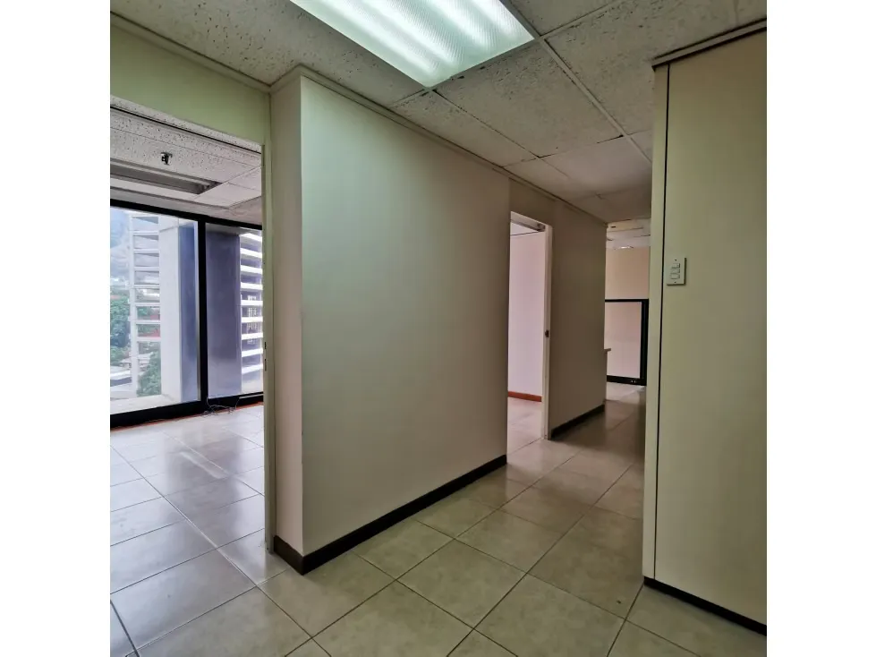 Alquilo Oficina LA CASTELLANA $1.910/220m2 para acondicionar - 5