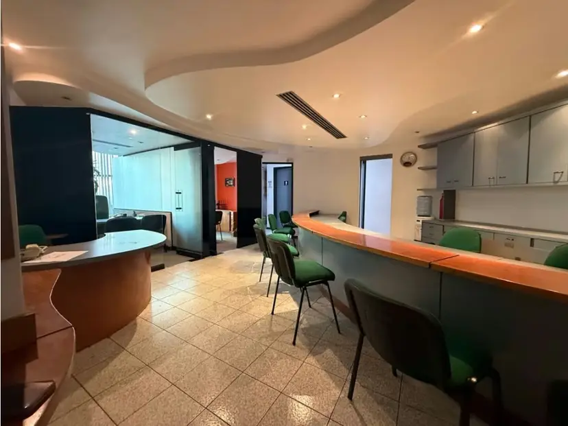Oficina en Alquiler en Chacao, 150M2
