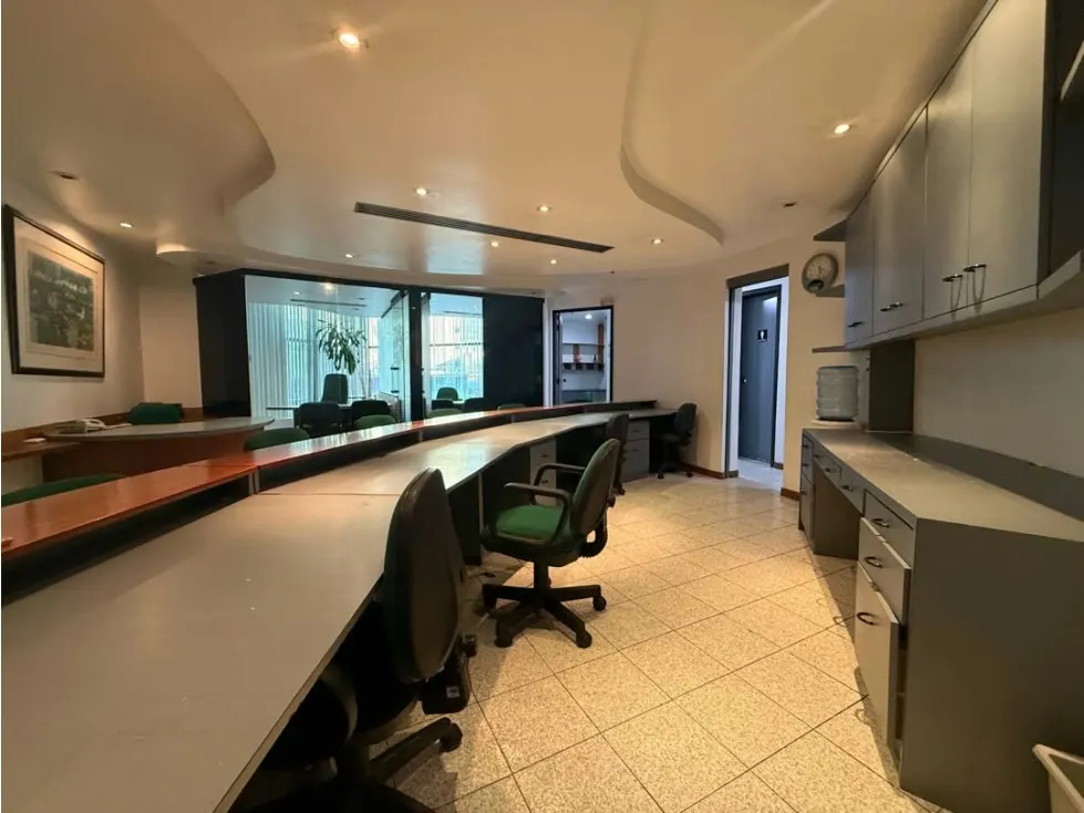 Oficina en Alquiler en Chacao, 150M2 - 12