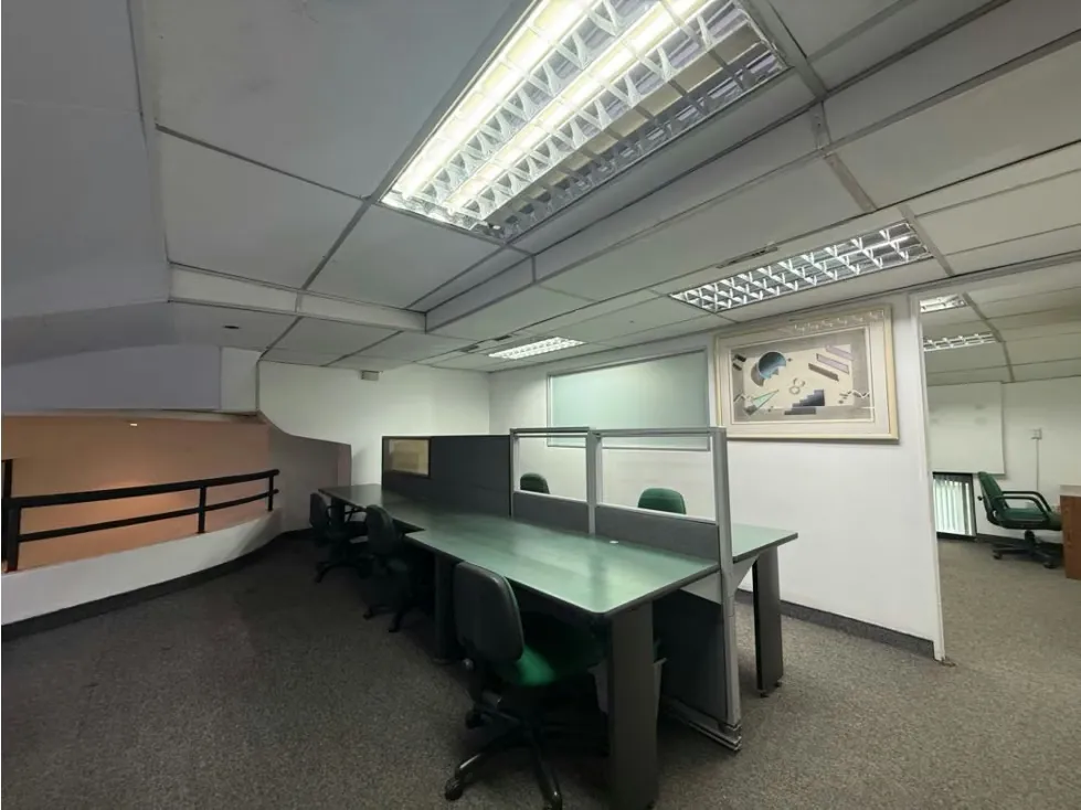 Oficina en Alquiler en Chacao, 150M2 - 14