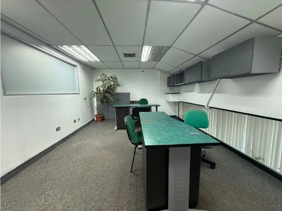Oficina en Alquiler en Chacao, 150M2 - 19