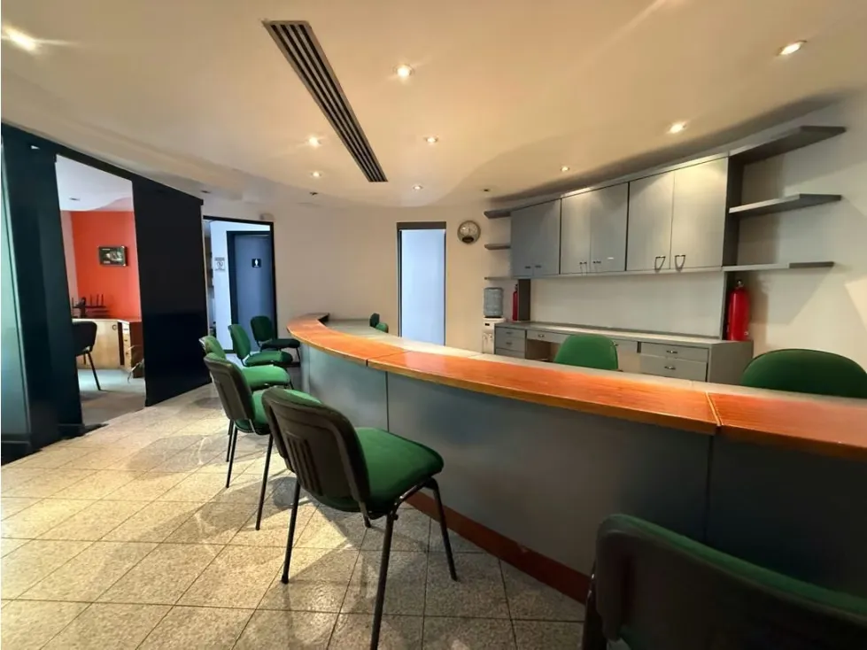 Oficina en Alquiler en Chacao, 150M2 - 2