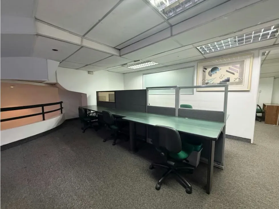 Oficina en Alquiler en Chacao, 150M2 - 23