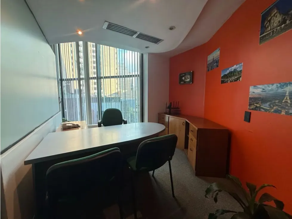 Oficina en Alquiler en Chacao, 150M2 - 6