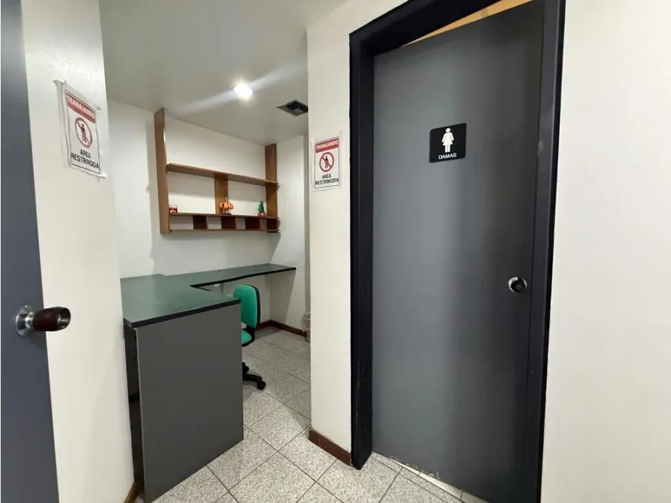 Oficina en Alquiler en Chacao, 150M2 - 8