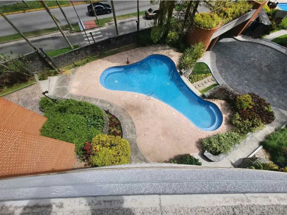 Alquilo apartamento 350m2 La Lagunita 0692 - 11