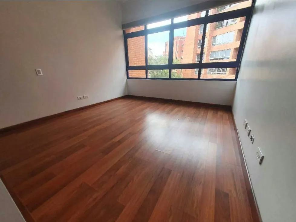 Alquilo apartamento 350m2 La Lagunita 0692 - 4