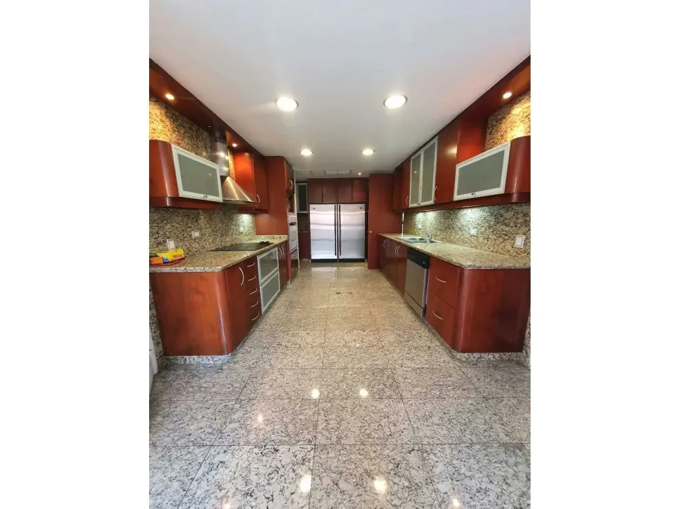 Alquilo apartamento 350m2 La Lagunita 0692 - 5