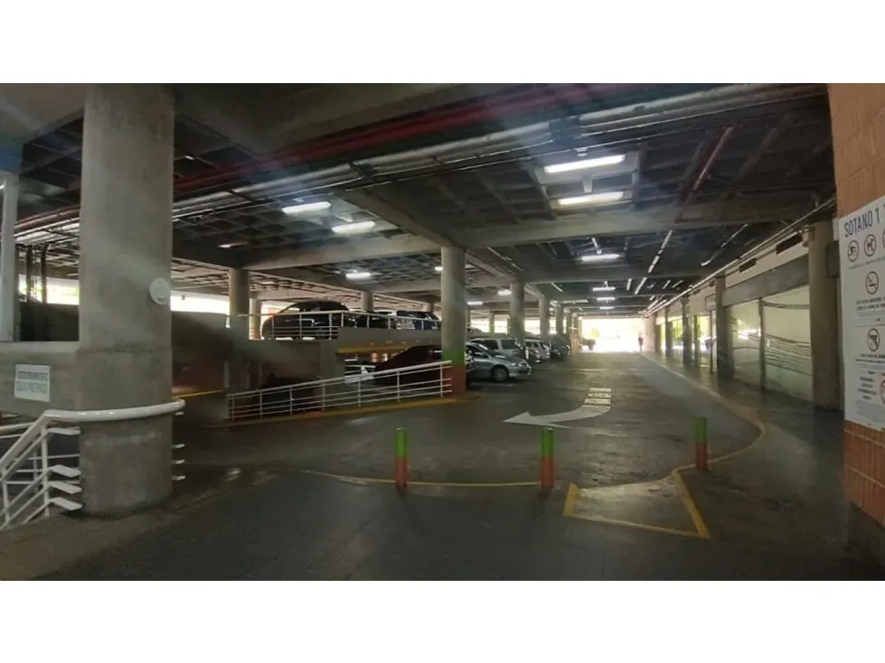 Se alquila local comercial 30m2 Colinas de Valle Arriba 4625 - 13