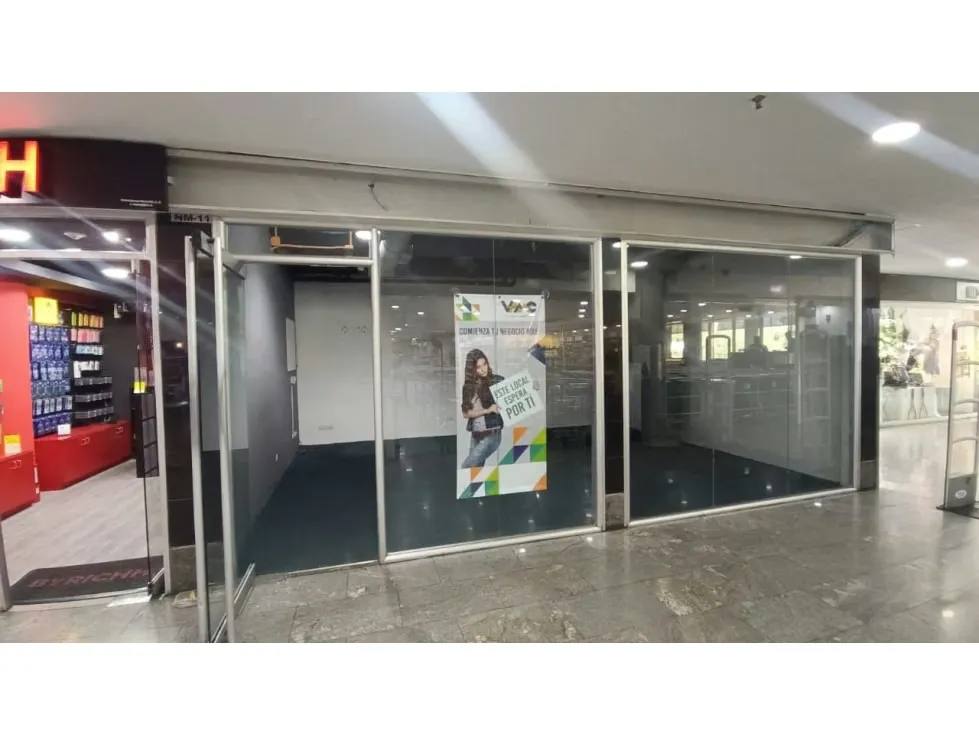 Se alquila local comercial 30m2 Colinas de Valle Arriba 4625 - 2