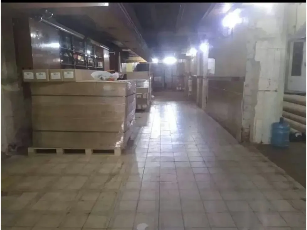 Se Vende Local Comercial a pie de calle en la Av Andres Bello - 4