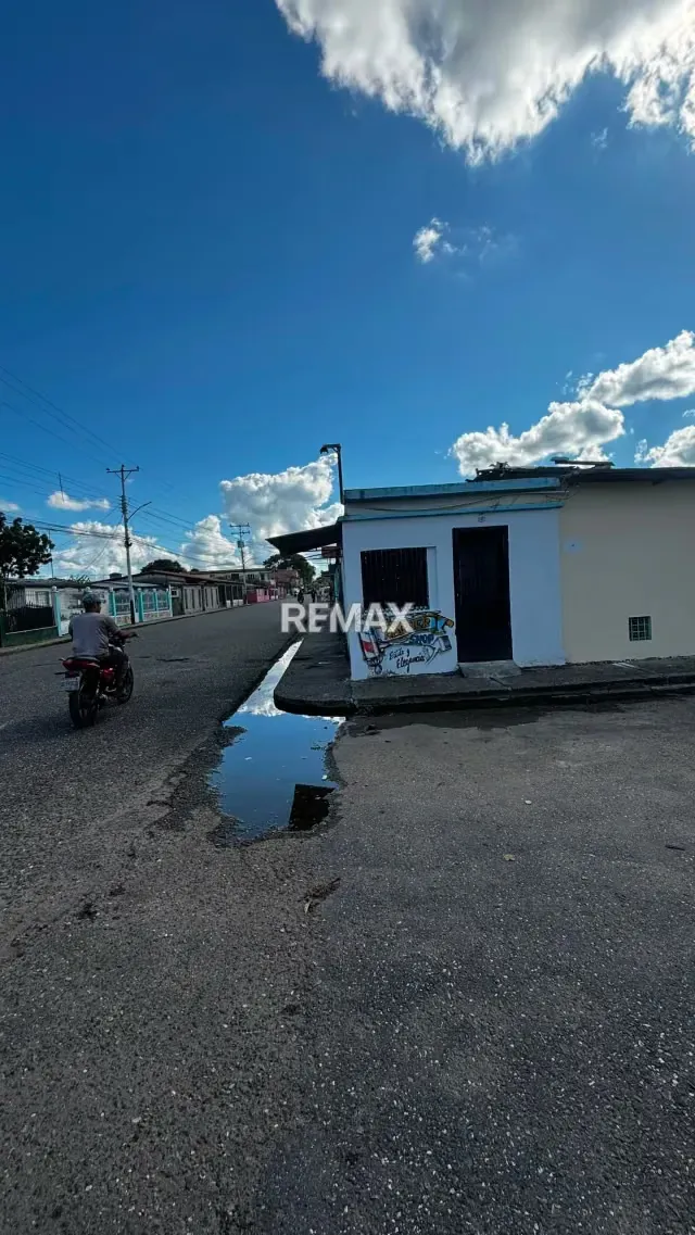 En Alquiler Local Comercial ubicada en Guanare, sector Fe y Alegria, carrera 13 esquina calle 2, Guanare, Portuguesa, Venezuela - 5