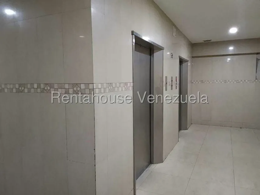 Apartamento (1 Nivel) en Venta en Parroquia La Candelaria, Distrito Metropolitano - 3