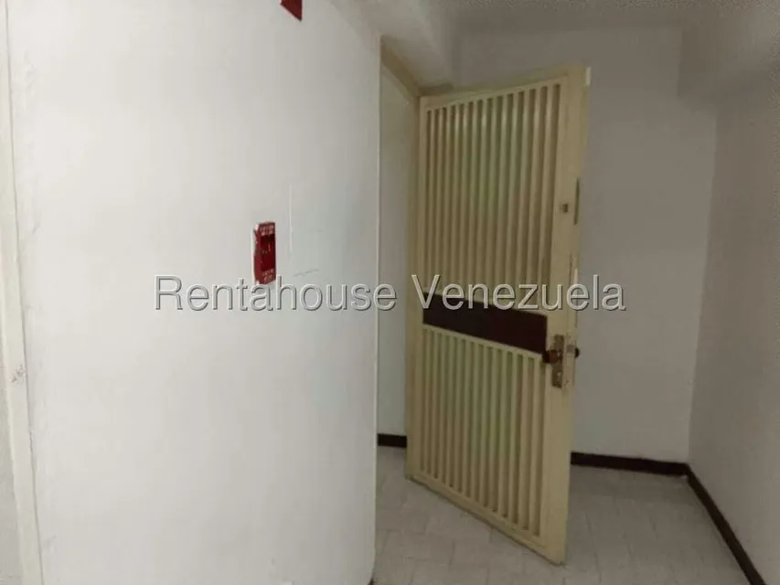 Apartamento (1 Nivel) en Venta en Parroquia La Candelaria, Distrito Metropolitano - 9