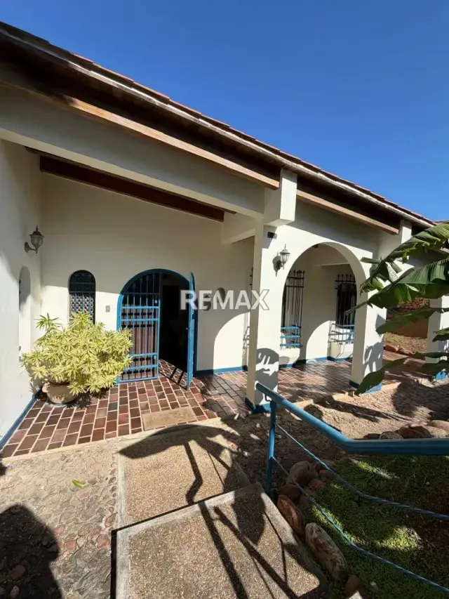 Casa Quinta en Venta Urbanizacion Santa Elena Zona Este- Barquisimeto - 4