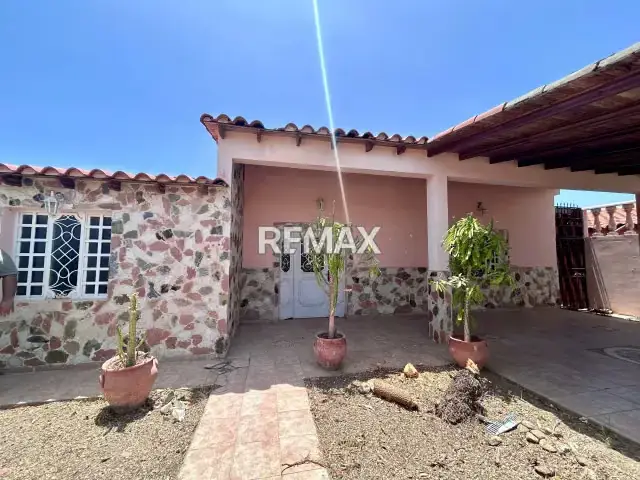 Quinta Estilo Country Colonial ubicada en la urbanización San Rafael