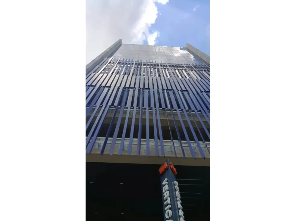 Vendo edificio 4162m2 Las Mercedes 9705
