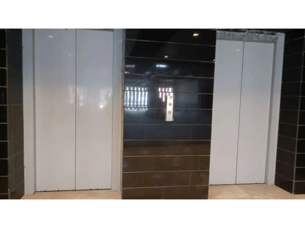 Vendo edificio 4162m2 Las Mercedes 9705 - 4