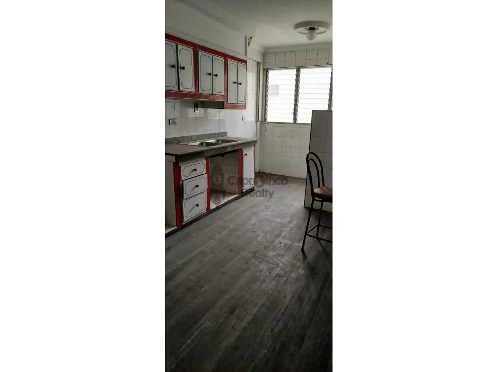 Venta de apartamento espacioso, amoblado, res. Santo Angel Prebo I - 38