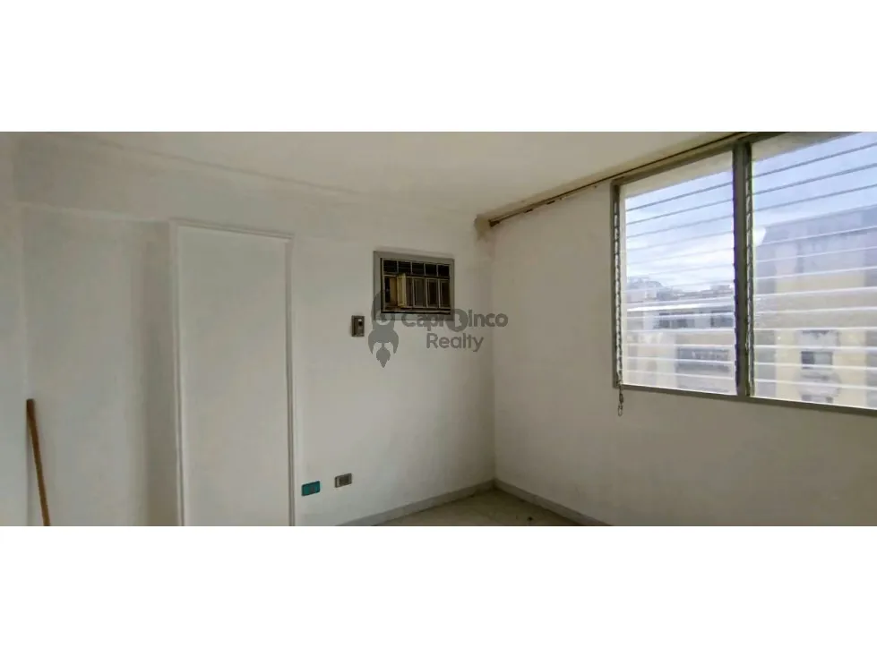 Venta de apartamento espacioso, amoblado, res. Santo Angel Prebo I - 42